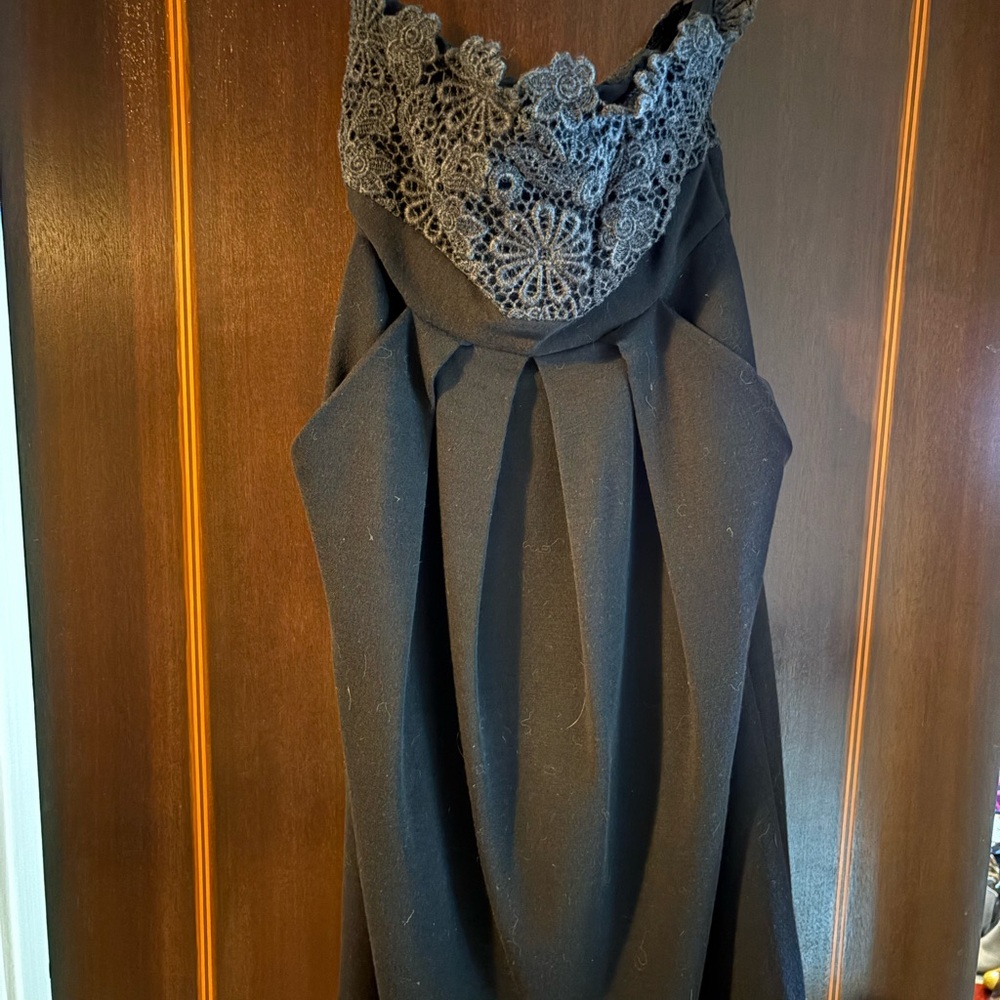 Elegant Strapless Wool Black Dress with Lace Detail